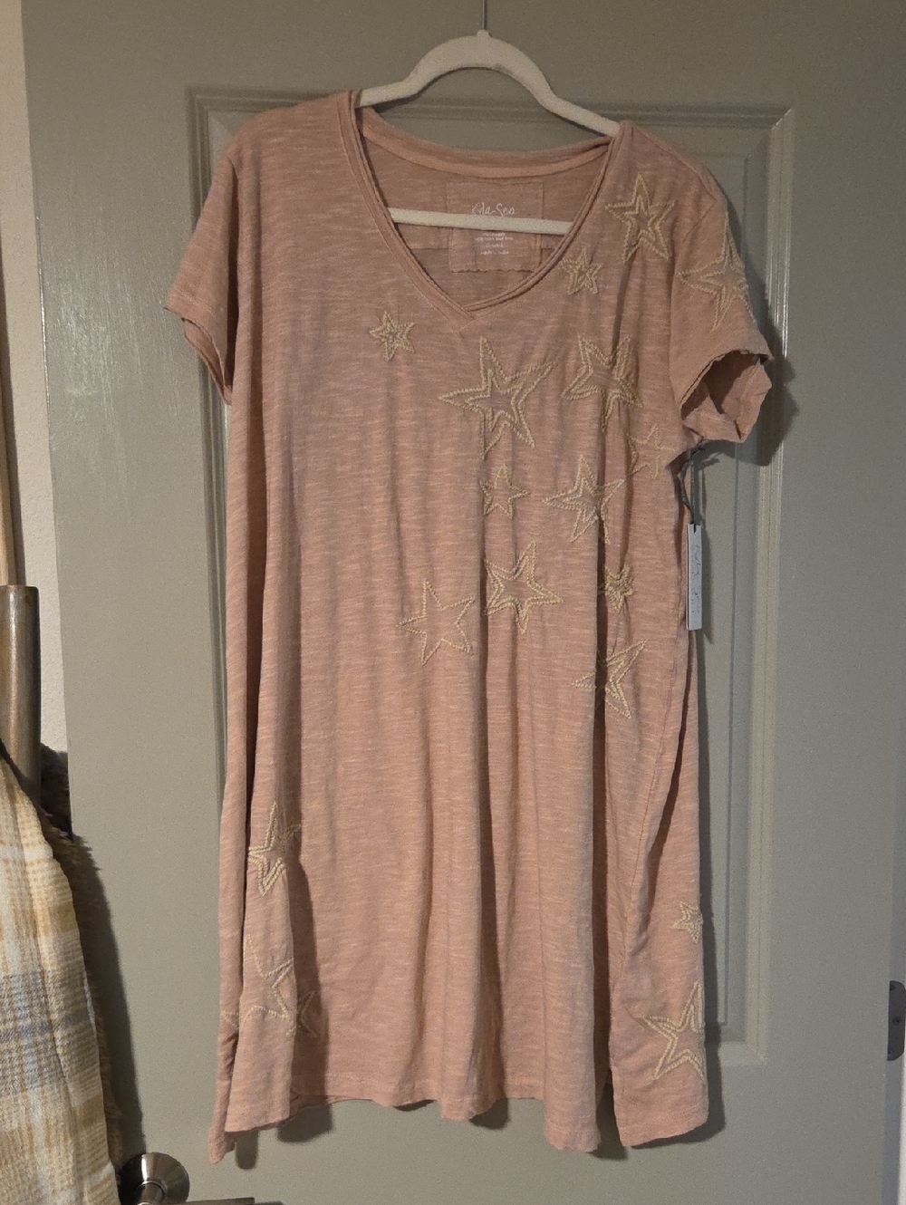 Women's Dusty Pink Star Embroidered V-Neck Tunic